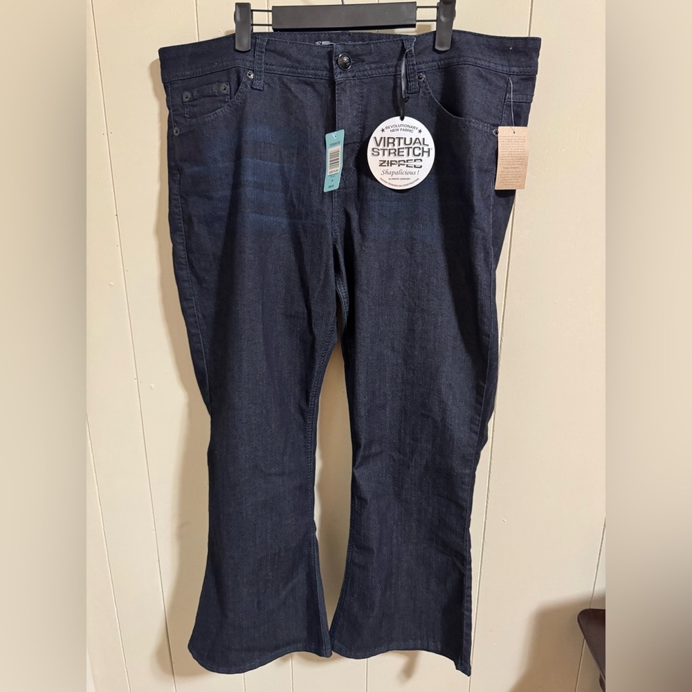 Torrid Source of Wisdom Isabella flare dark wash Jean 20 2x vintage NWT